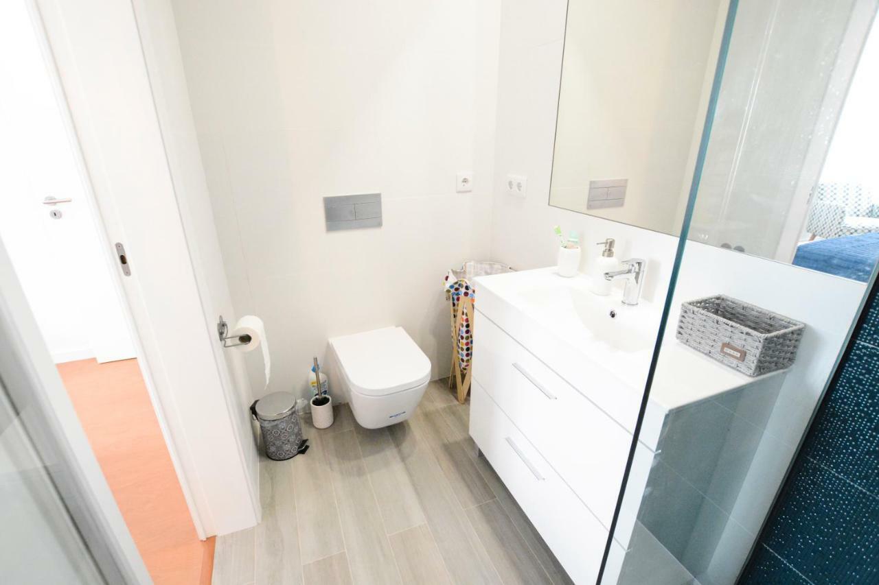 Luxury Golden River Apartment - In The Heart Of City Center And Wine Cellars 加亚新城 外观 照片