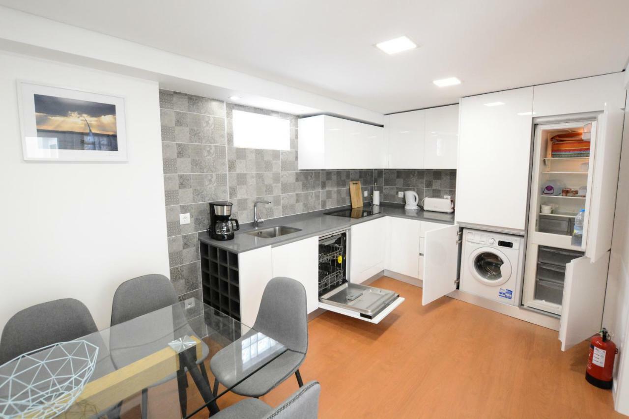 Luxury Golden River Apartment - In The Heart Of City Center And Wine Cellars 加亚新城 外观 照片